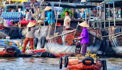 Bootjes bij de Mekong rivier